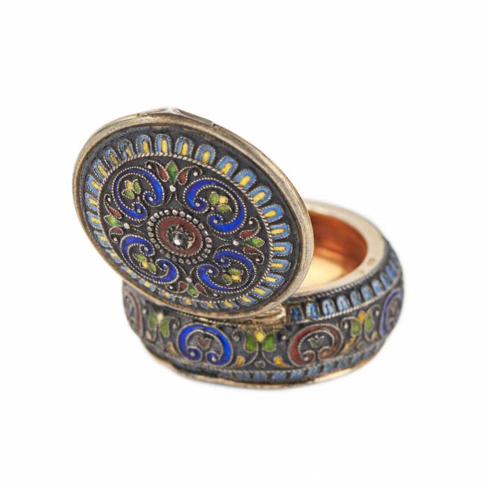 Austro-Hungarian cloisonne enamel silver snuffbox from the late 19th century. 