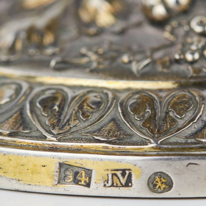 Gobelet en argent dore. Saint-Petersbourg, 84 echantillons, fin du XIXe siècle. 