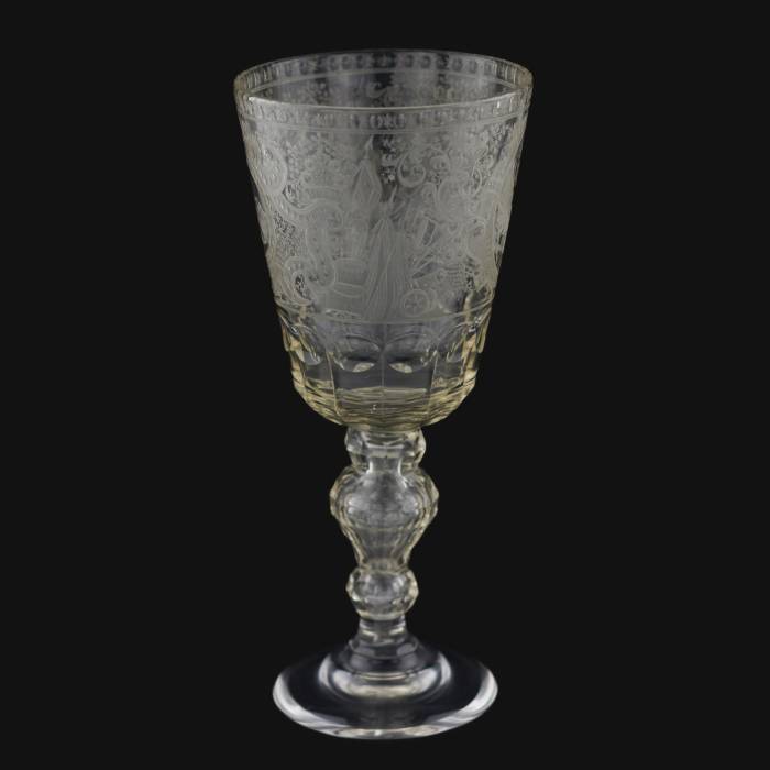 A glass tray goblet with a monogram and a portrait of Elizaveta Petrovna. Russia.19th century. 