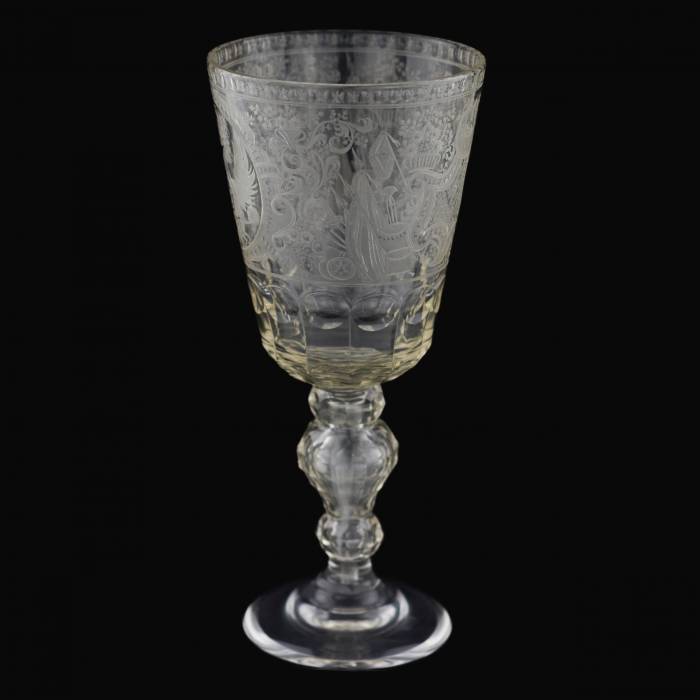 A glass tray goblet with a monogram and a portrait of Elizaveta Petrovna. Russia.19th century. 