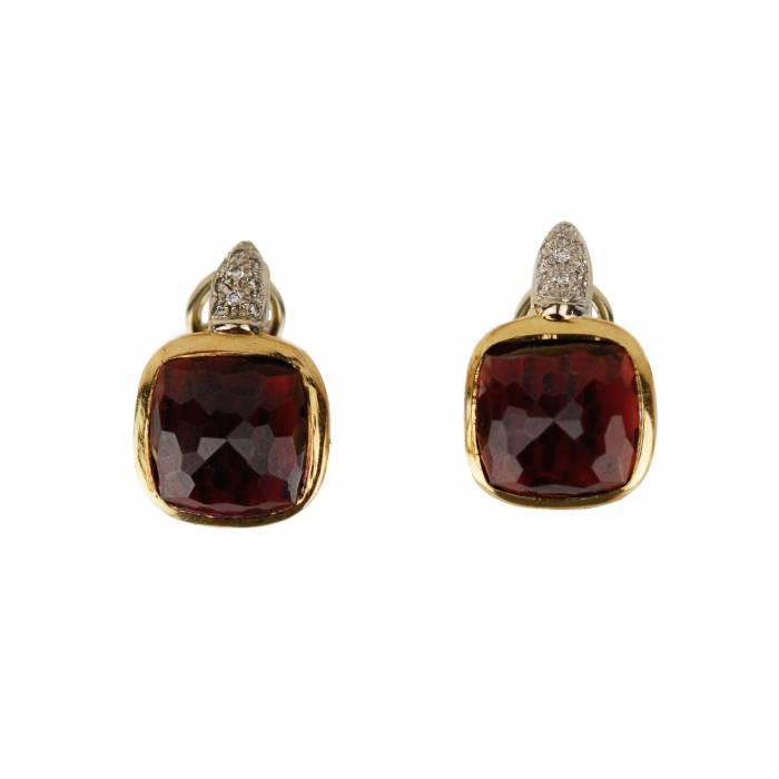 Gold earrings with garnets and diamonds in the Pomellato Sheherazade style. Italy 