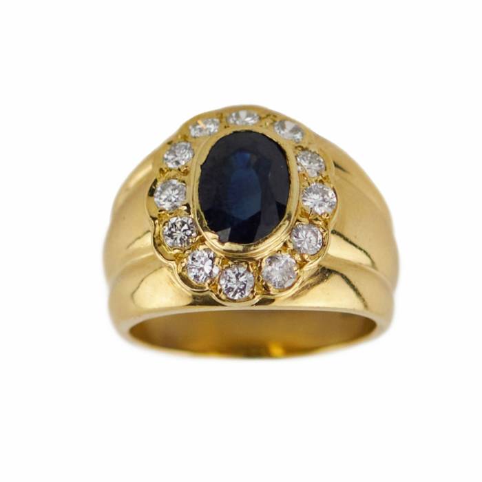 18K Gold Signet Ring with Sapphire and Diamonds. 