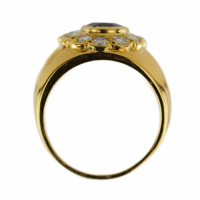 18K Gold Signet Ring with Sapphire and Diamonds. 