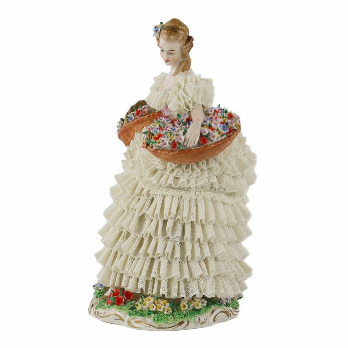  Porcelaine de Sitzendorf. Figurine en porcelaine de la Fille aux Fleurs. 20ième siècle. 