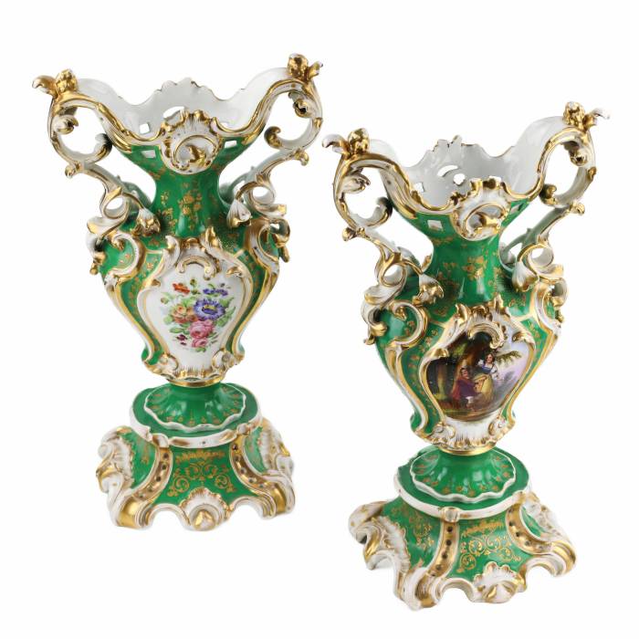 Paire d`impressionnants vases de style néo-rococo, fin 19ème siècle. 