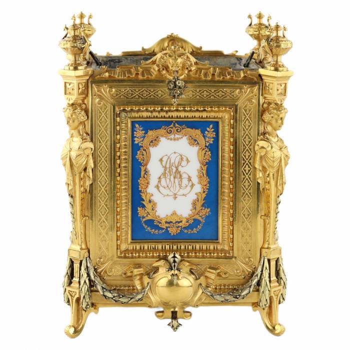 Excellent jardinière by Christofle & Cie in the style of Napoleon III. France, 19th century. 