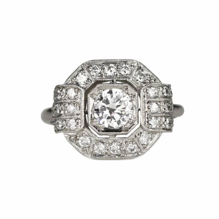 Platinum Ring with Diamonds from the Art Deco Era 