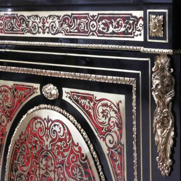 Luxurious chest of drawers with mirror in the Boulle style. France, 19th century. 