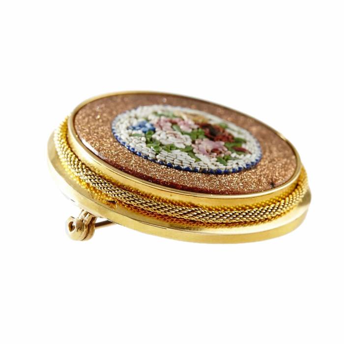 Gold 18K brooch, with a bouquet of micromosaics. Stockholm 1873 
