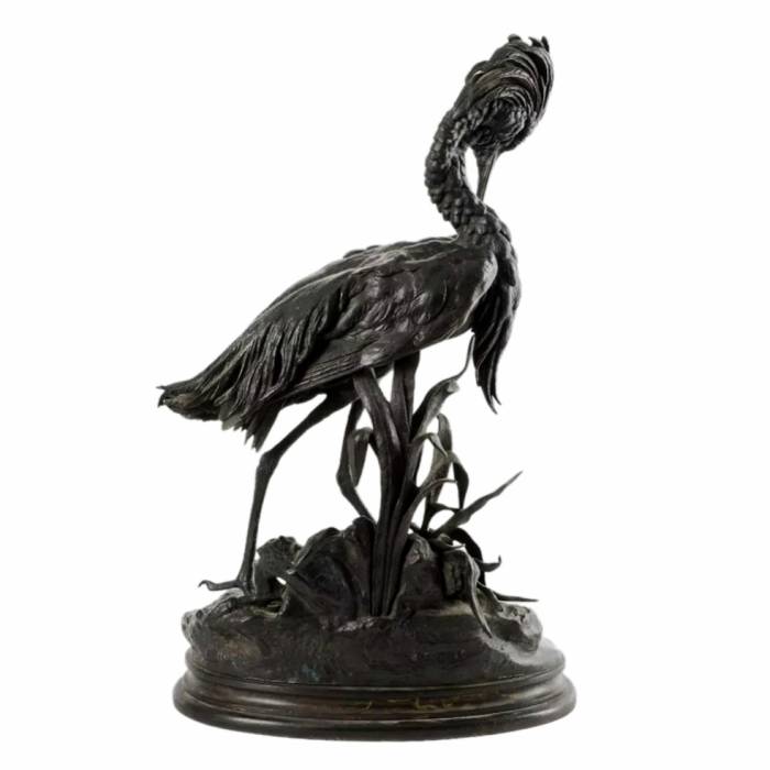 Figure en bronze d`un heron. JULES MOIGNIEZ (1835-1894). 
