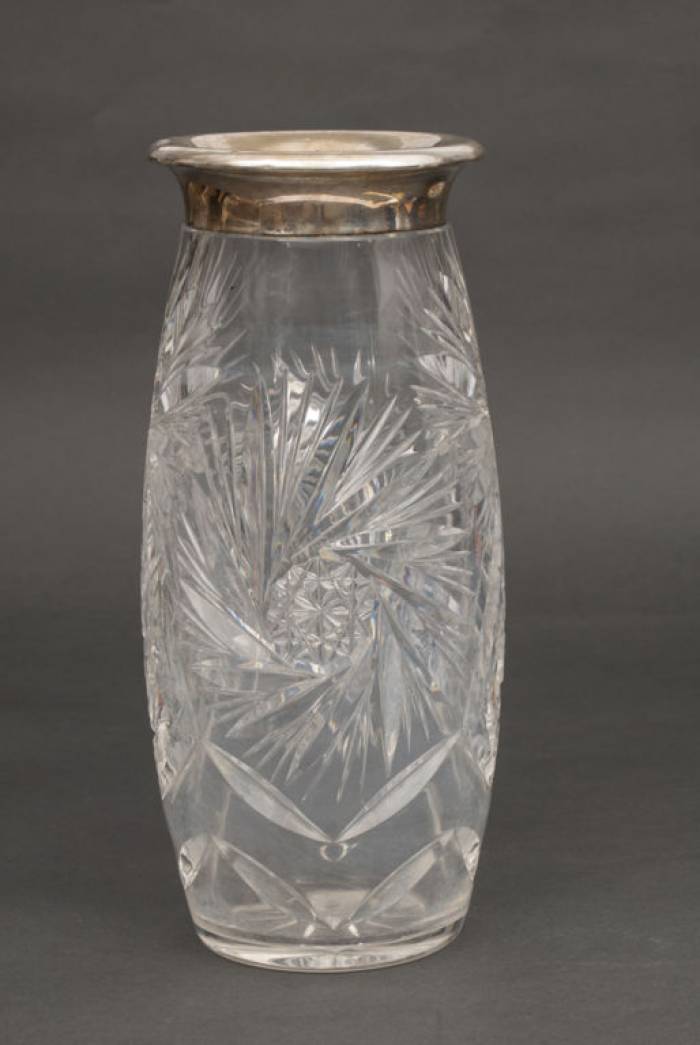 Crystal vase with silver finish