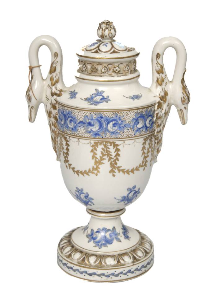 Vase en porcelaine avec couvercle 