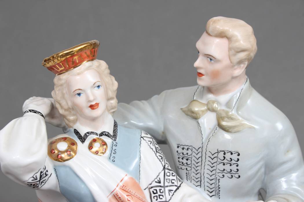 Porcelain figure National son with national daughter