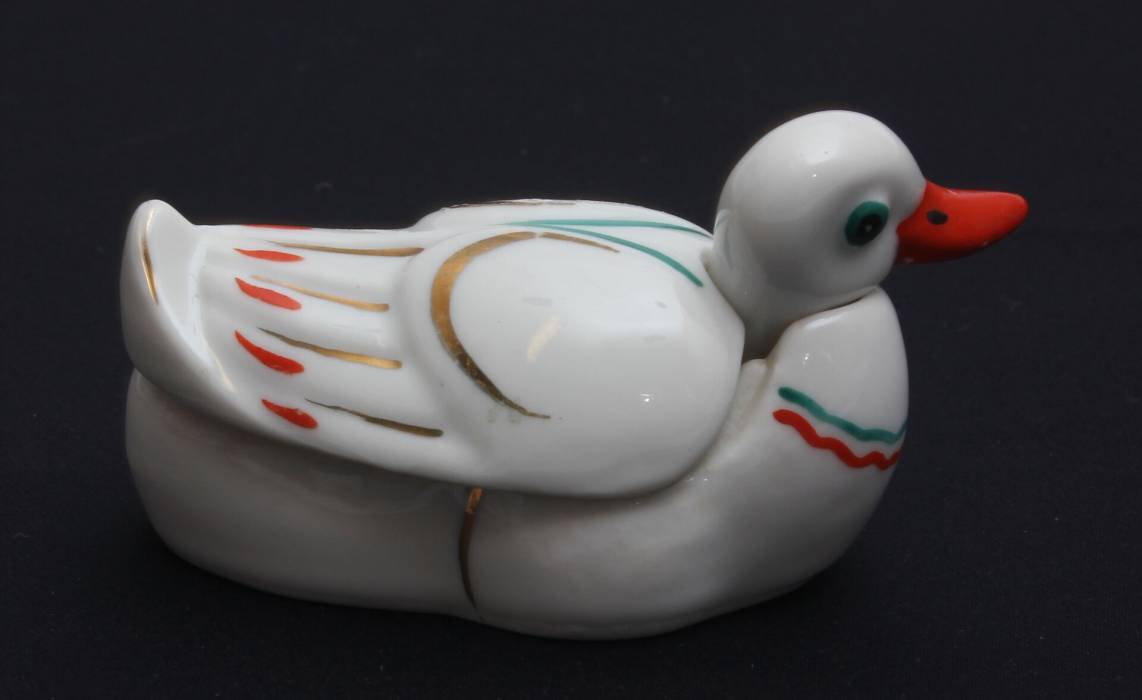 Porcelain mustard utensil Duck