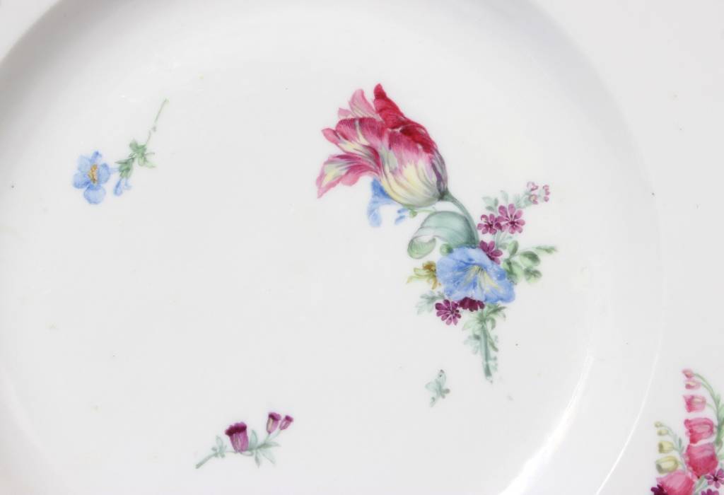 Painted Meissen porcelain decorative plate