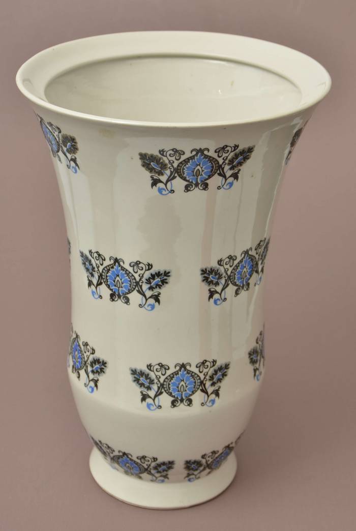 Painted porcelain vase