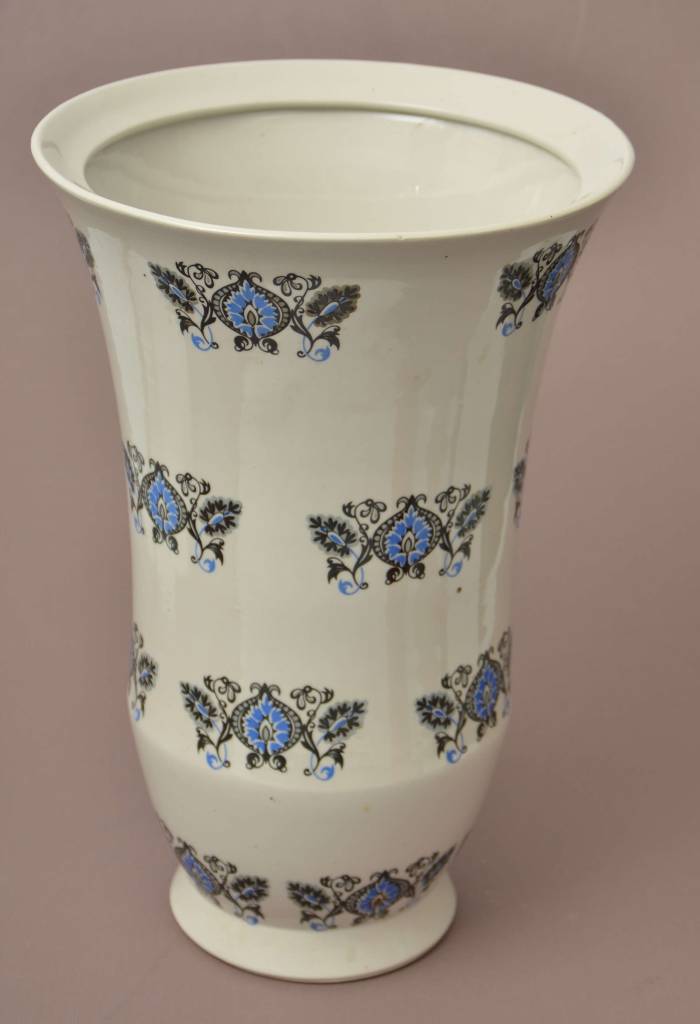 Painted porcelain vase