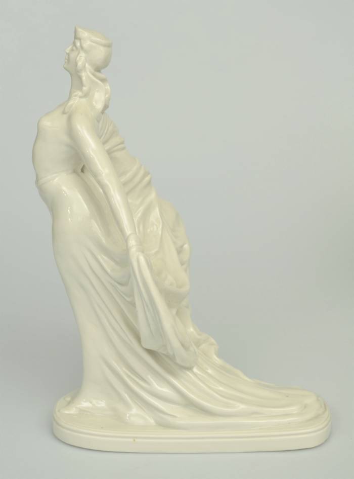 Figurine en porcelaine « Princesse géorgienne Tamara » 