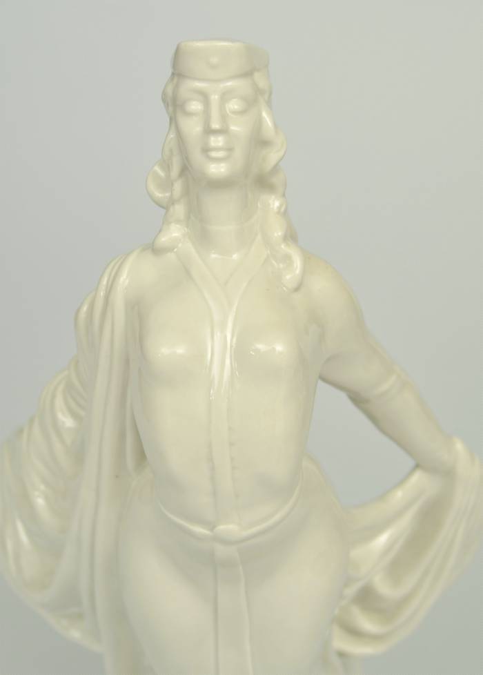 Figurine en porcelaine « Princesse géorgienne Tamara » 