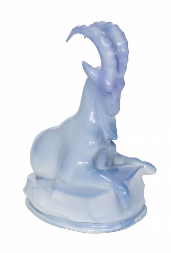 Figurine en porcelaine Chèvre de montagne 