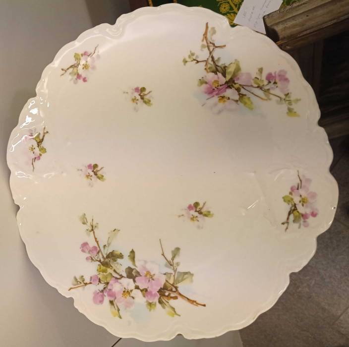 Assiette en porcelaine Fleurs roses 