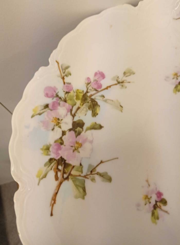 Porcelain plate Pink flowers