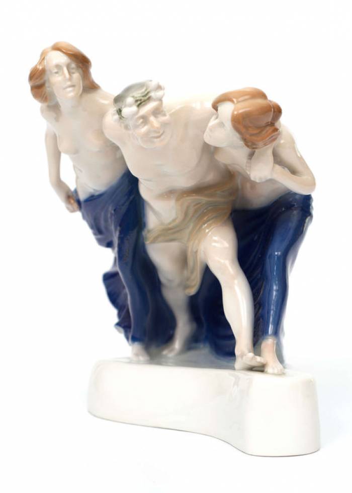 Figurine en porcelaine Faune avec nymphes 