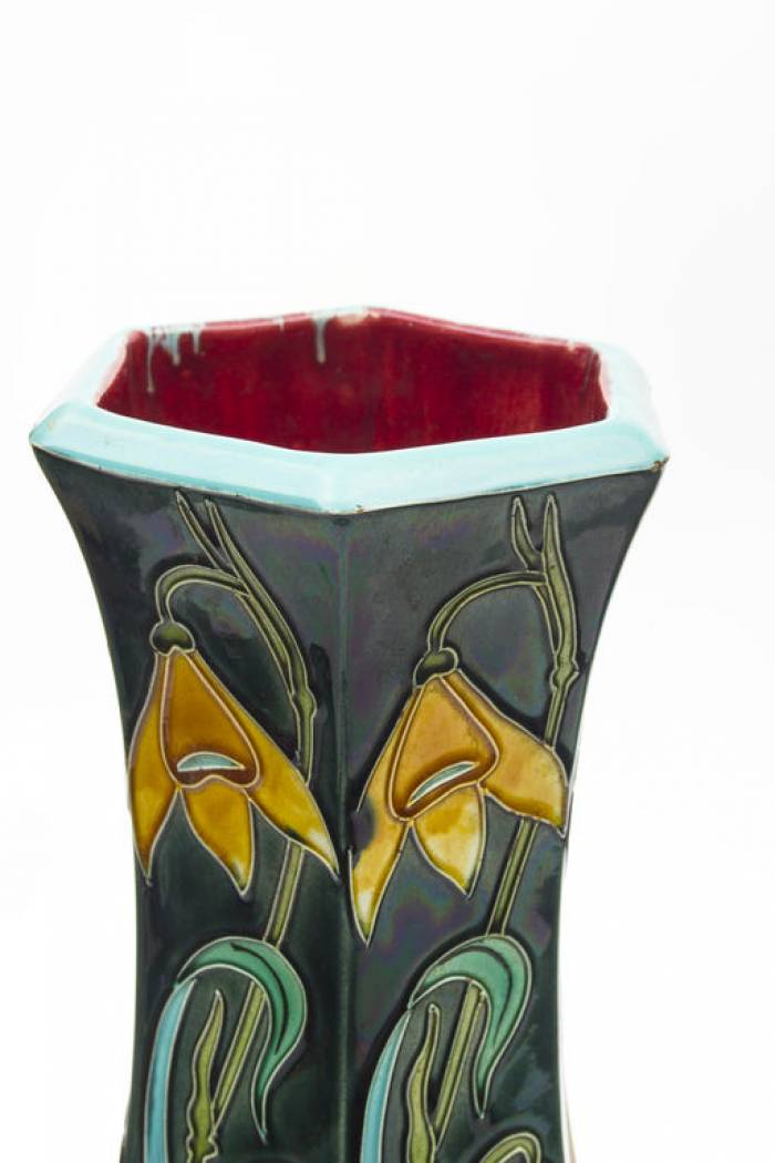 Deux vases en majolique Art Nouveau français 