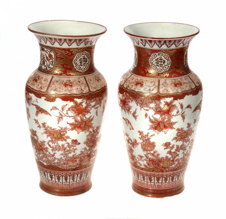 Porcelain pare of vases