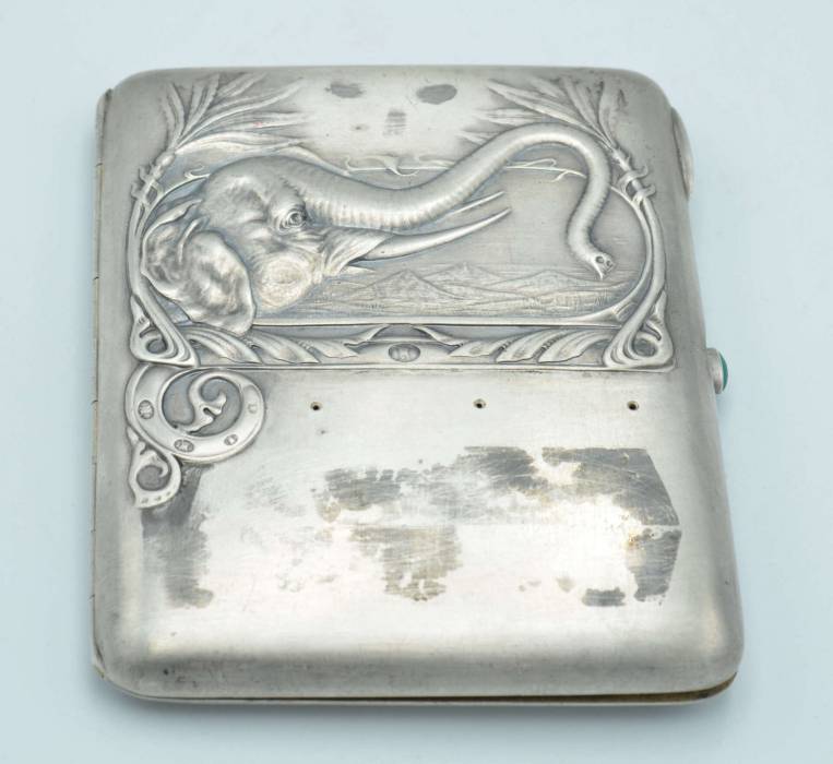 Silver holder for cigarettes