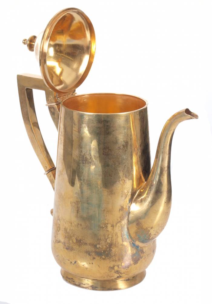 Cafetière en argent doré 