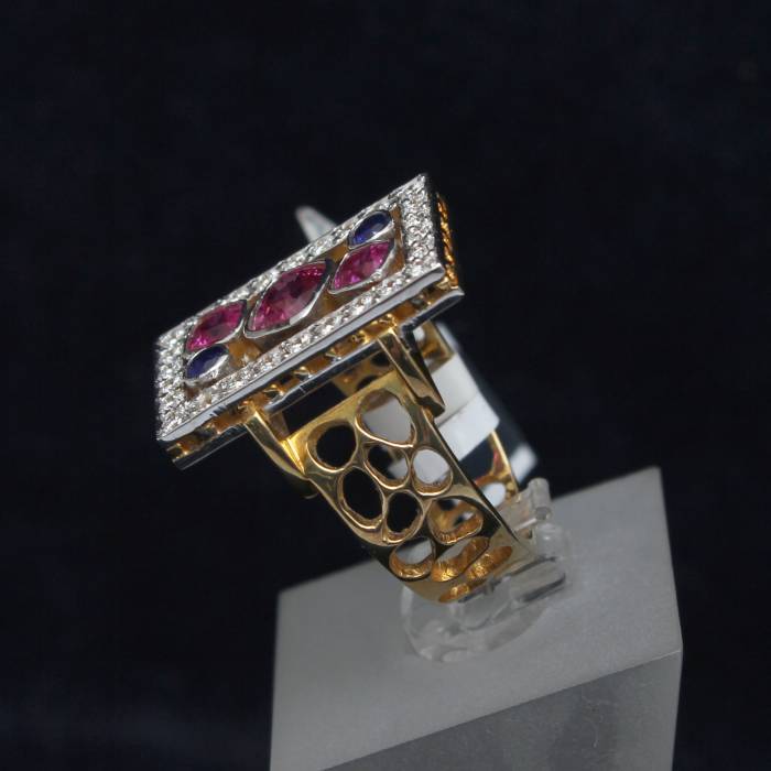 Gold ring with diamonds, rubies, sapphire