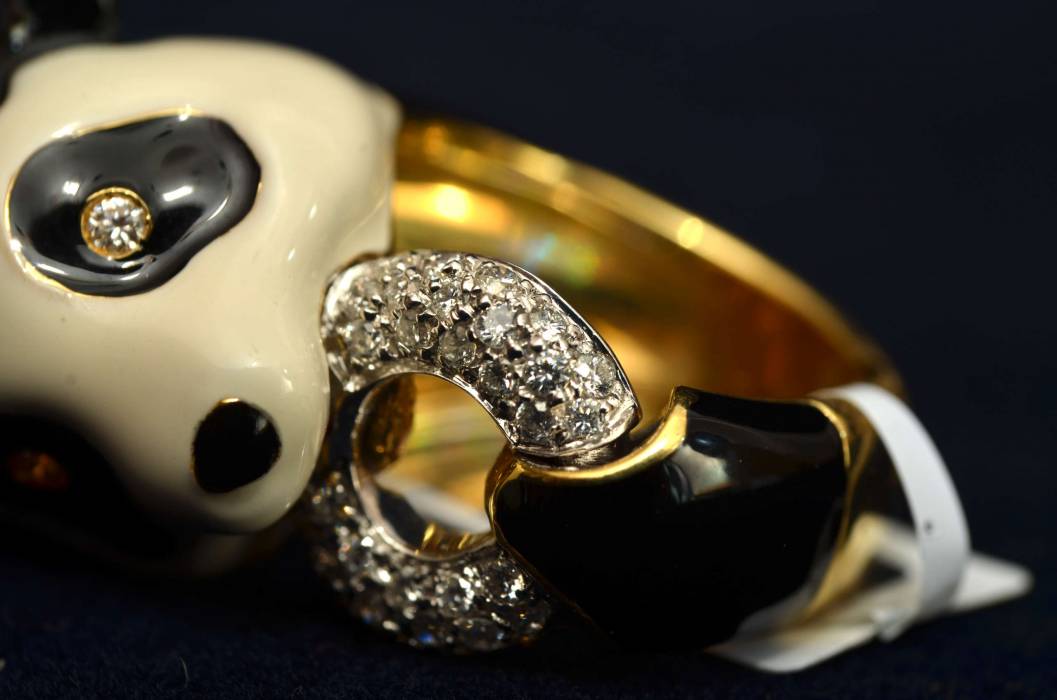 Gold ring with diamonds Panda