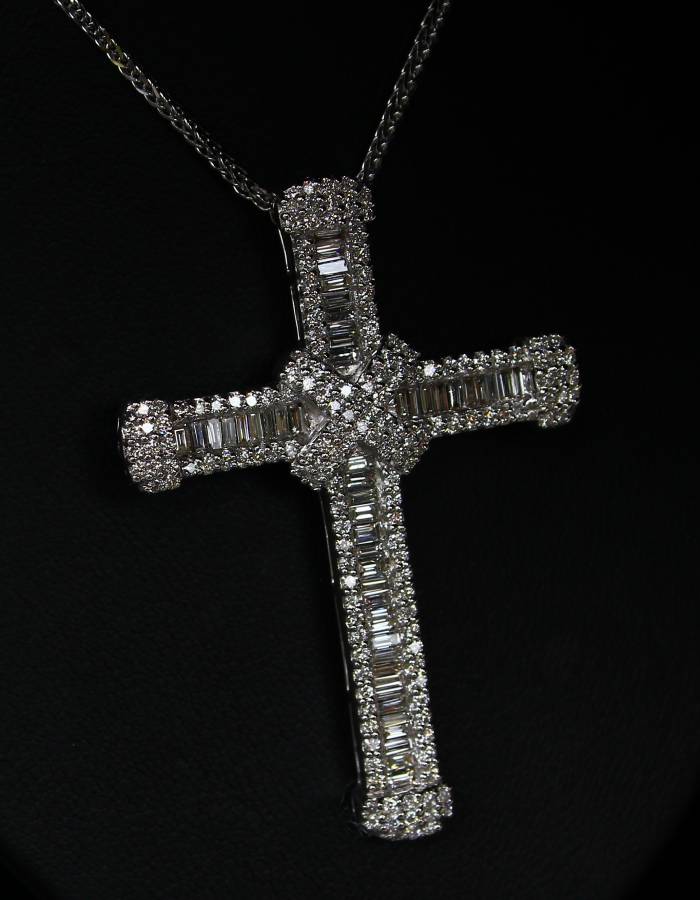 Gold necklace with pendant-cross with diamonds