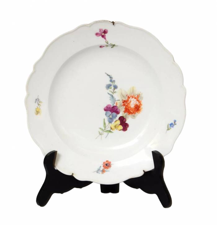 Painted Meissen porcelain decorative plate