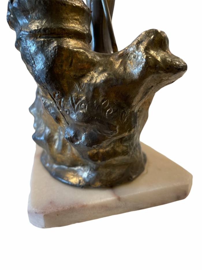 Giovanni Varlese (1888-1922, Italie) – Figure en bronze d&39;un jeune pêcheur 