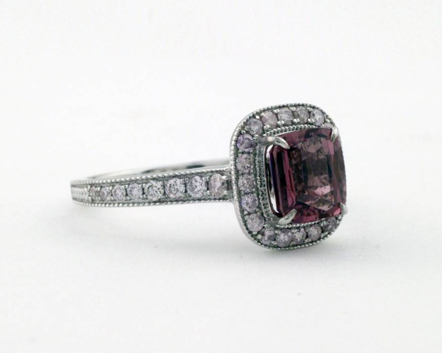 Ring 14K Whitegold with Spinel and Diamonds