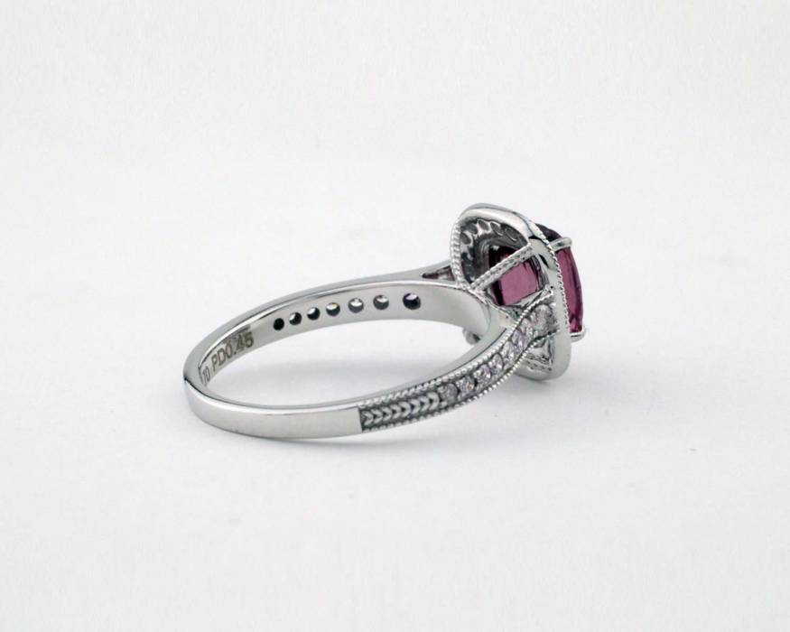 Ring 14K Whitegold with Spinel and Diamonds