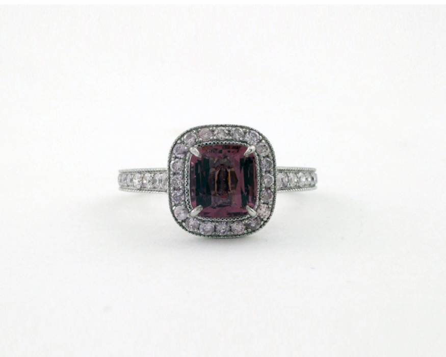 Ring 14K Whitegold with Spinel and Diamonds