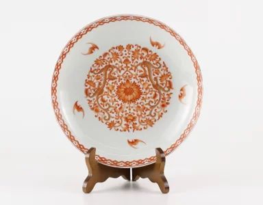 Ķīniešu porcelāna šķīvis