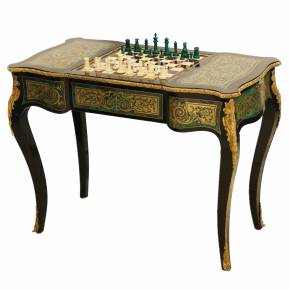  Table de jeu d`échecs de style Boulle complétée de pièces en os. France. 19ème siècle. 