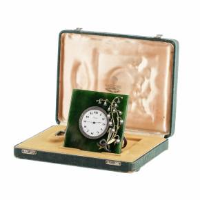 Galda pulkstenis no zelta, sudraba un nefrīta. Modelis K. Faberžē. Krievija. 20. gadsimts. 