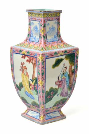 Ķīniešu apgleznota porcelāna vāze 