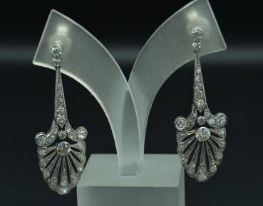 Platinum earrings with 56 natural diamonds