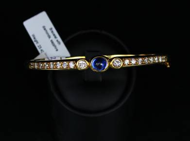 Gold bracelet with diamonds and sapphires