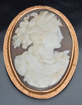 Broche dorée Camée 