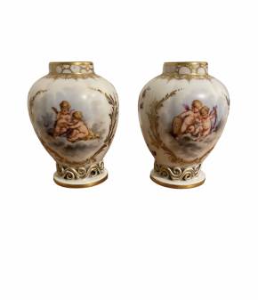 KPM - Vases Putti, porcelaine du 19e siècle, Allemagne 